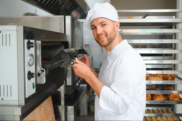 Choosing The Best Commercial Kitchen Equipment In The Uae Expert Insights Comparisons
